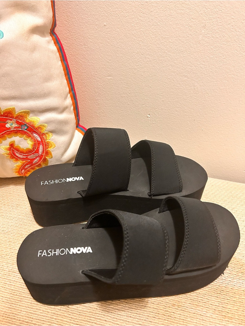 Fashion Nova Black Double-Strap Platform Slides